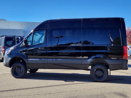 Obsidian Black Metallic 2026 Mercedes-Benz Sprinter 2500 Standard Roof