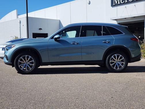 2026 Mercedes-Benz GLC 300 4MATIC