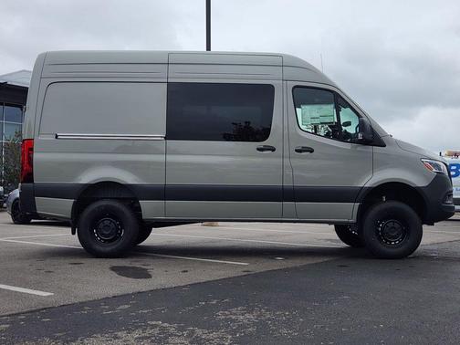 2025 Mercedes-Benz Sprinter 2500 Standard Roof
