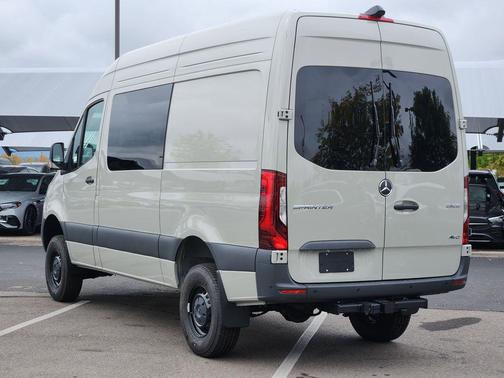 2025 Mercedes-Benz Sprinter 2500 Standard Roof
