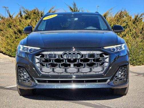 2025 Audi SQ8 4.0T quattro Premium Plus