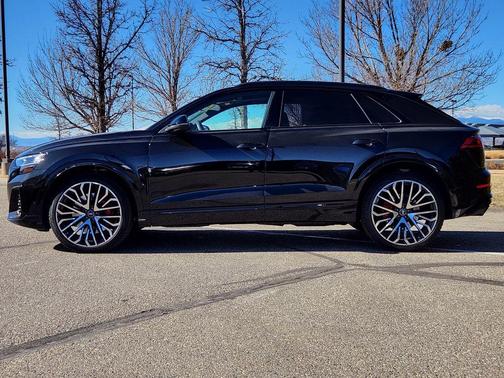 2025 Audi SQ8 4.0T quattro Premium Plus