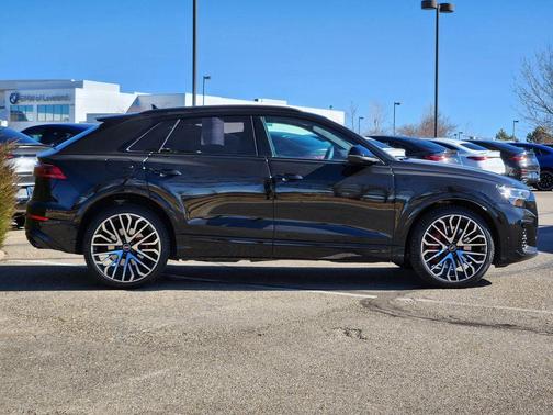 2025 Audi SQ8 4.0T quattro Premium Plus