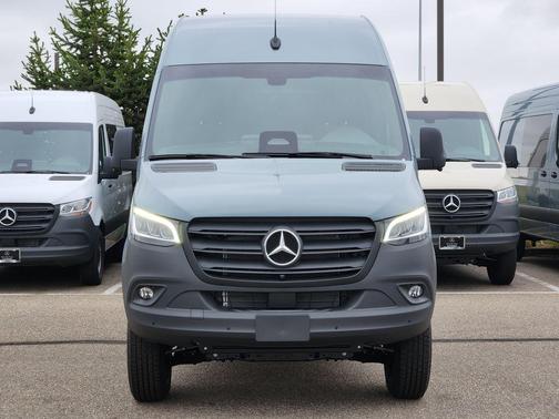 2025 Mercedes-Benz Sprinter 2500 Standard Roof 4-Cyl Diesel HO