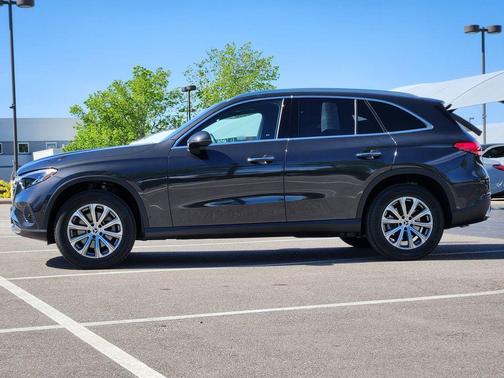 Graphite Gray Metallic 2026 Mercedes-Benz GLC 300 Base 4MATIC