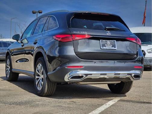 2025 Mercedes-Benz GLC 300 4MATIC
