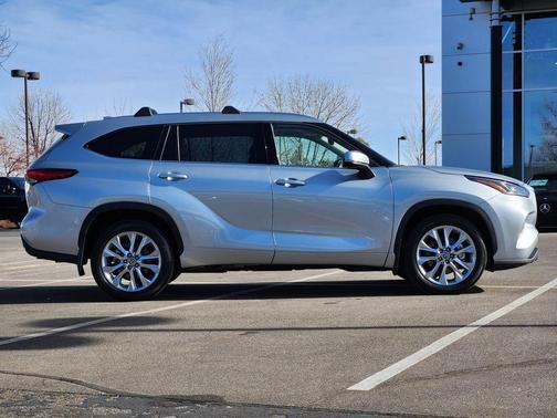 2022 Toyota Highlander Limited