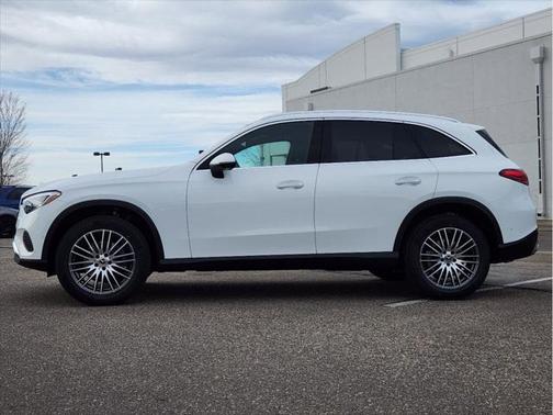 2025 Mercedes-Benz GLC 300 4MATIC