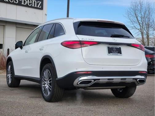 2025 Mercedes-Benz GLC 300 4MATIC