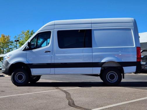 Arctic White 2026 Mercedes-Benz Sprinter 2500 Standard Roof