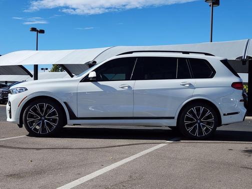 2020 BMW X7 M50i