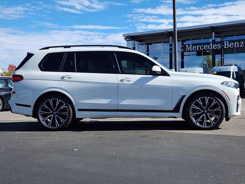 2020 BMW X7 M50i