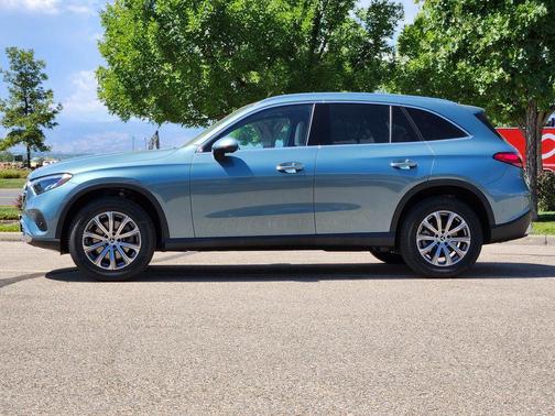 Verde 2027 Mercedes-Benz GLC 300 4MATIC