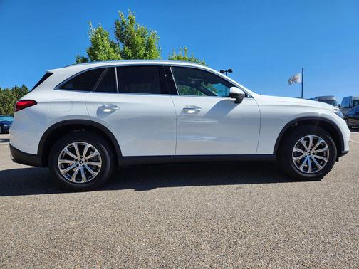 2026 Mercedes-Benz GLC 300 4MATIC