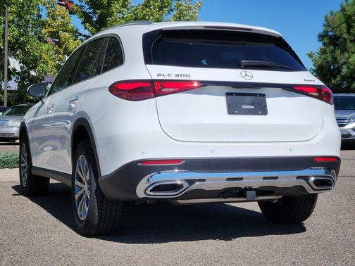 2026 Mercedes-Benz GLC 300 4MATIC