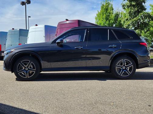 2026 Mercedes-Benz GLC 300 4MATIC