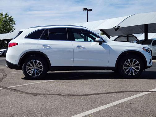 2026 Mercedes-Benz GLC 300 4MATIC