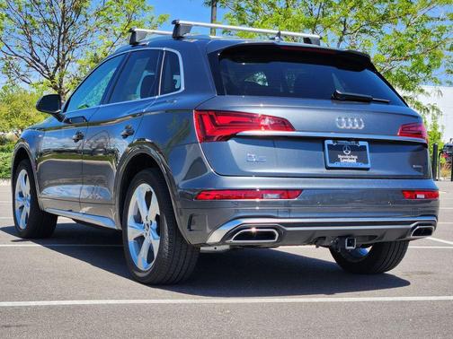 Daytona Gray Pearl Effect 2023 Audi Q5 45 S line Premium Plus