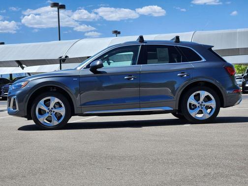 Daytona Gray Pearl Effect 2023 Audi Q5 45 S line Premium Plus