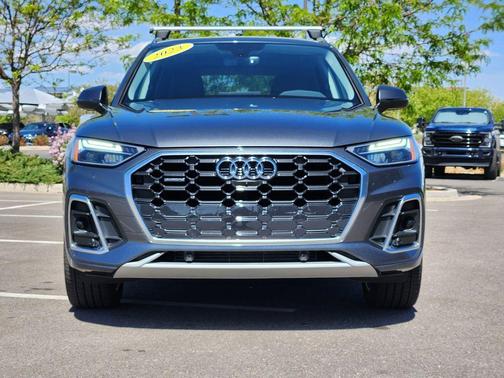 Daytona Gray Pearl Effect 2023 Audi Q5 45 S line Premium Plus