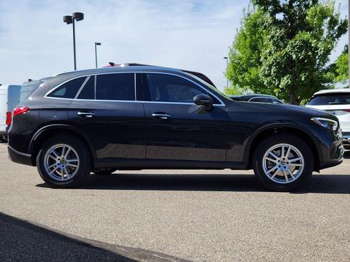 2026 Mercedes-Benz GLC 300 4MATIC