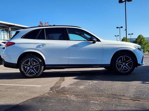 2026 Mercedes-Benz GLC 300 4MATIC