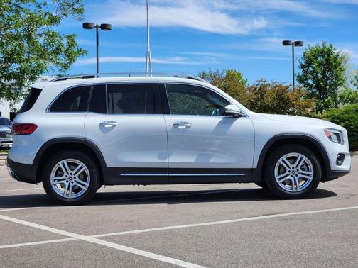 Digital White 2023 Mercedes-Benz GLB 250 Base 4MATIC