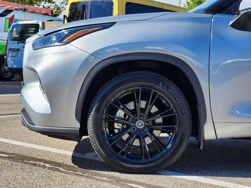 2022 Toyota Highlander Limited