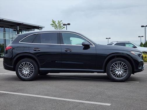 2025 Mercedes-Benz GLC 300 4MATIC