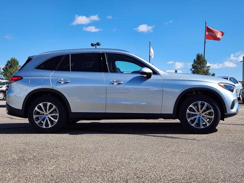 2026 Mercedes-Benz GLC 300 4MATIC