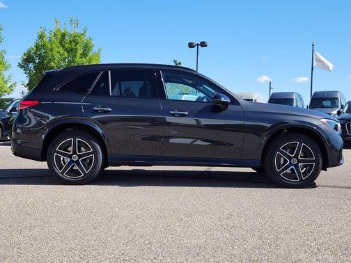 2026 Mercedes-Benz GLC 300 4MATIC