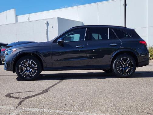 2026 Mercedes-Benz GLC 300 4MATIC