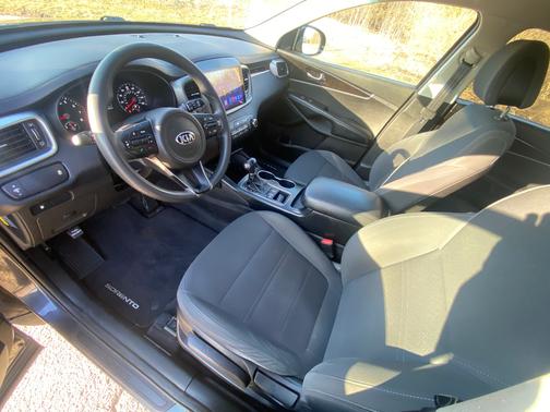 Gray 2016 Kia Sorento LX