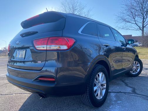 Gray 2016 Kia Sorento LX