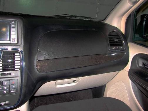2011 Chrysler Town & Country Touring