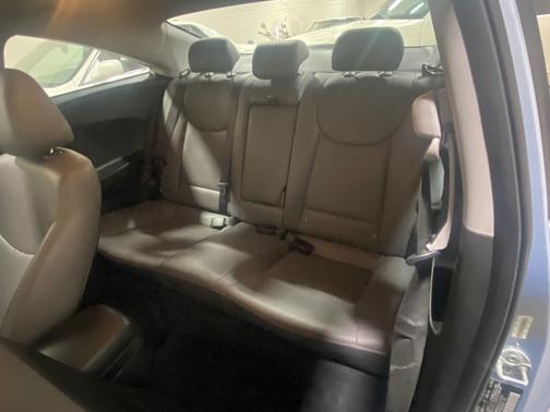 2013 Hyundai ELANTRA SE