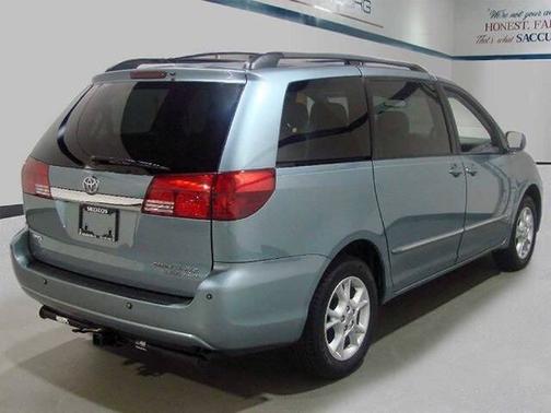 2005 Toyota Sienna XLE