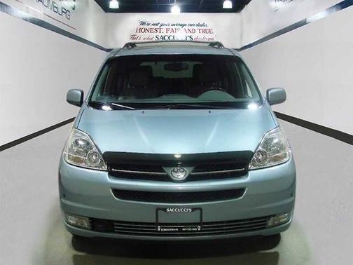 2005 Toyota Sienna XLE