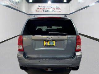 Blue 2007 Hyundai Entourage SE