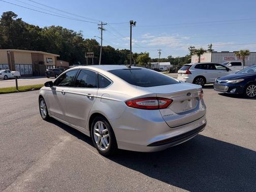 Silver 2014 Ford Fusion SE