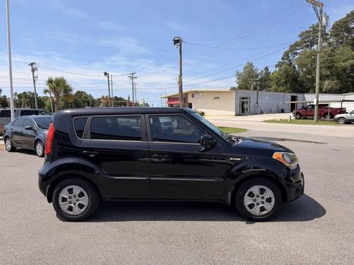 Black 2013 Kia Soul Base
