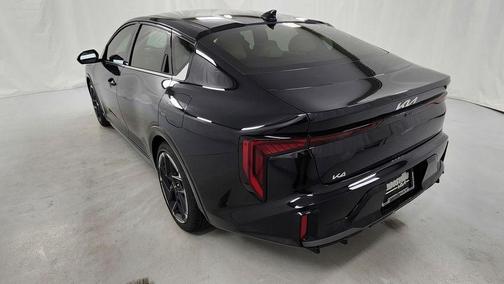 Aurora Black Pearl 2026 Kia K4 GT-Line