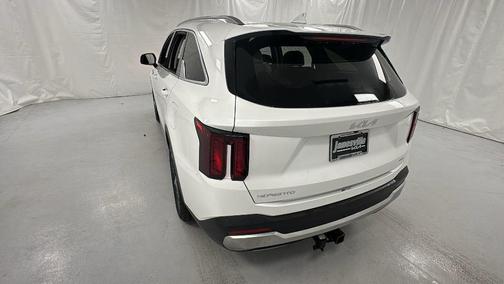 Snow White Pearl 2026 Kia Sorento Hybrid EX