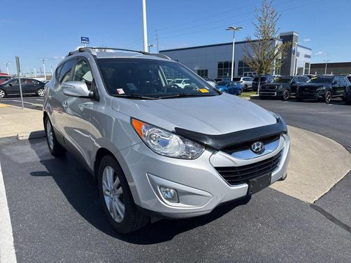 Diamond Silver 2013 Hyundai TUCSON Limited