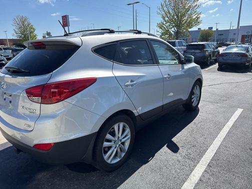 Diamond Silver 2013 Hyundai TUCSON Limited