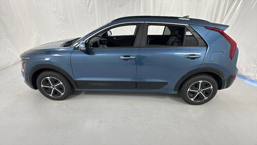 2025 Kia Niro SX