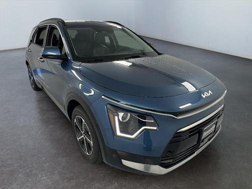 2025 Kia Niro SX