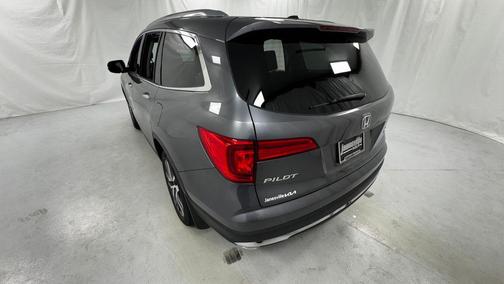 Gray 2017 Honda Pilot Touring