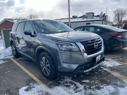 2025 Nissan Pathfinder SL 4WD