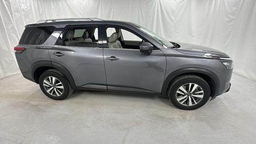 2025 Nissan Pathfinder SL 4WD